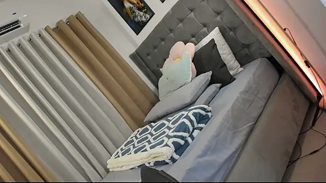 saucysensual tanyahx online show from November 12, 2025, 5:22 am