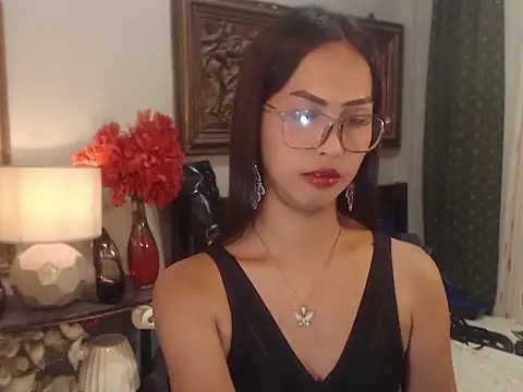Nathalieheartt online show from July 30, 2026, 1:21 pm