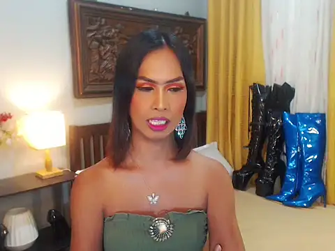 Nathalieheartt online show from September 23, 2025, 3:57 am