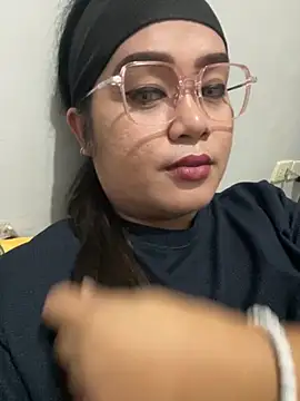 YourSweet-mich online show from September 22, 2025, 2:23 pm