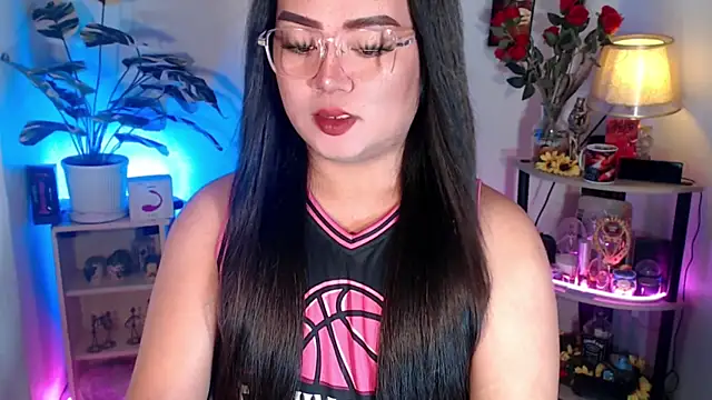 YourSweet-mich online show from September 28, 2025, 5:36 am