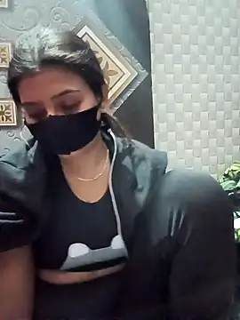 Hot Jaanvi  online show from December 3, 2025, 4:06 pm