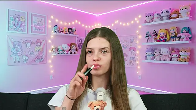 sukie spooky online show from April 15, 2026, 8:53 am