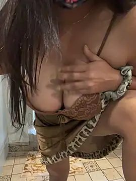 prisha944 online show from April 8, 2026, 2:57 am