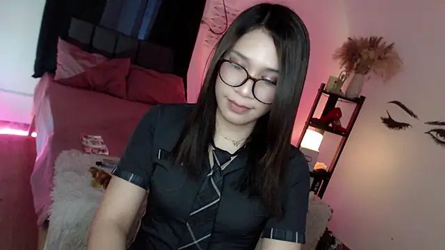 Veniceseduction online show from September 22, 2025, 4:51 am