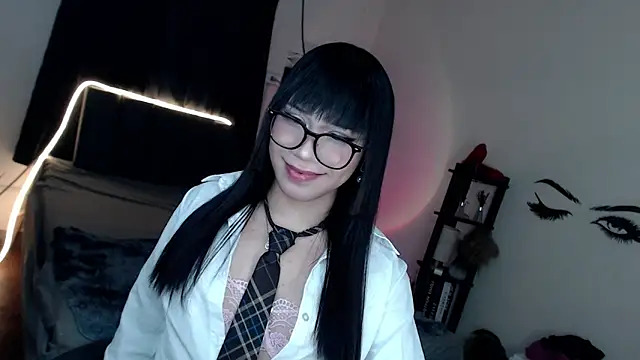 Snapshot of Veniceseduction chatting on May 8, 2026, 2:43 pm Veniceseduction online show from May 8, 2026, 2:43 pm