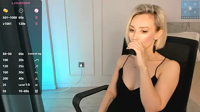 MinaDiamondd online show from November 1, 2025, 3:02 am