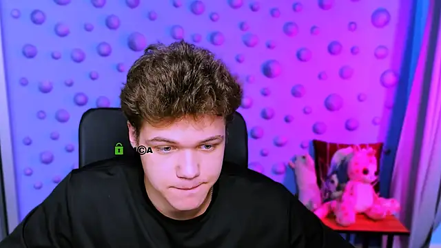 lucas long  online show from December 4, 2025, 9:41 am