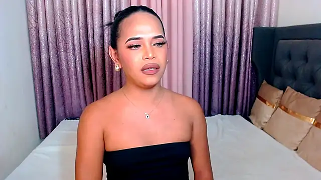 Lorainnelustts online show from October 28, 2025, 3:18 am