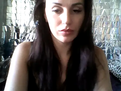 Qinini online show from September 9, 2025, 7:07 am