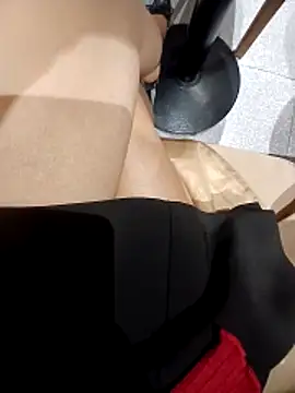 Snapshot of Ori-Lynk chatting on November 30, 2025, 4:35 am Ori-Lynk online show from November 30, 2025, 4:35 am