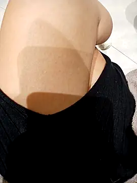 Snapshot of Ori-Lynk chatting on November 3, 2025, 7:02 am Ori-Lynk online show from November 3, 2025, 7:02 am