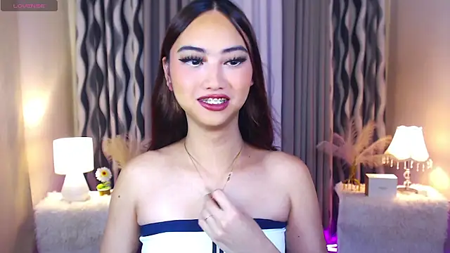 Kiah Wyatt online show from November 5, 2025, 5:43 am