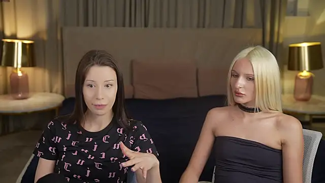 Selena Glow online show from September 16, 2025, 6:31 pm