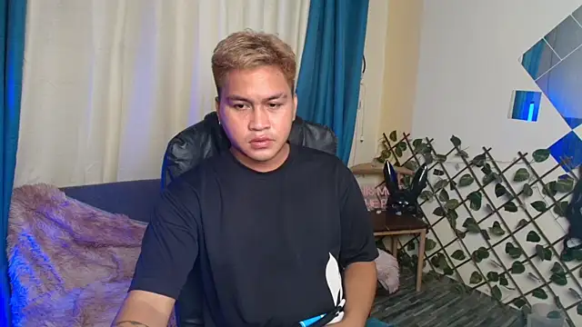 Snapshot of Asian_jayeel chatting on June 4, 2026, 6:18 am Asian jayeel online show from June 4, 2026, 6:18 am