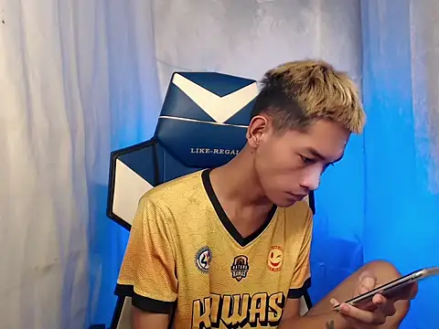 riks tyler online show from December 18, 2025, 7:40 pm