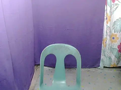 urgirljane online show from April 15, 2026, 5:17 pm