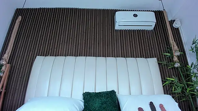 SandraMilerr online show from September 30, 2025, 4:18 am