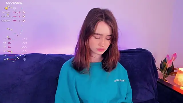 lovelyalivia online show from October 5, 2025, 9:33 am