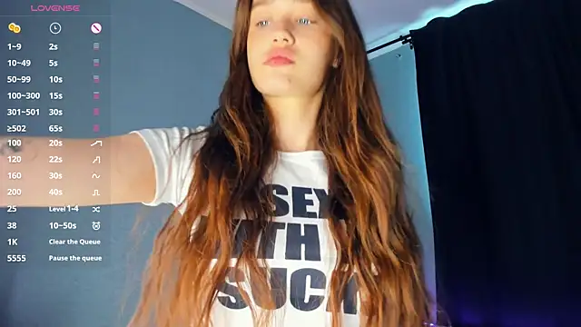 lovelyalivia online show from April 10, 2026, 8:32 am