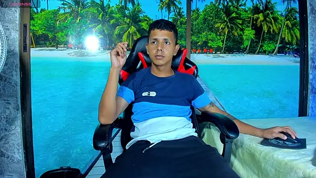 BigMonstercoks69 online show from September 25, 2025, 2:06 am