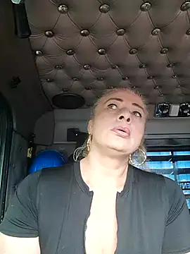 sofiacurvy 45 online show from March 12, 2026, 8:02 pm