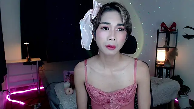 Lavictoriathegreat online show from December 1, 2025, 7:59 pm