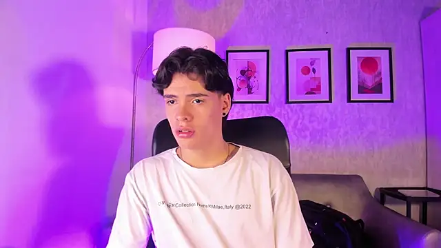 BenitoSaenz online show from October 1, 2025, 12:42 pm