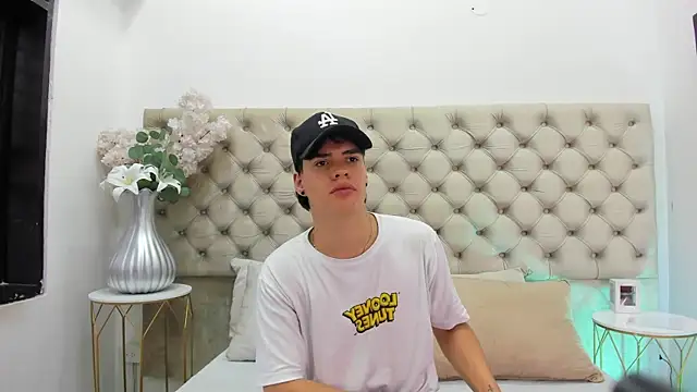 BenitoSaenz online show from November 4, 2025, 11:58 am