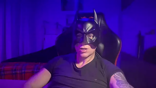 Snapshot of HardMattSteel chatting on January 6, 2026, 11:31 pm HardMattSteel online show from January 6, 2026, 11:31 pm