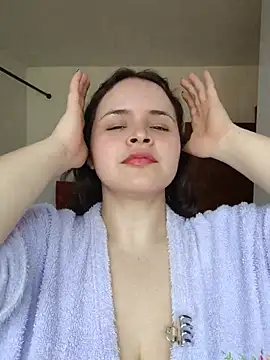 SeleneLuminari8 online show from July 9, 2026, 3:22 pm