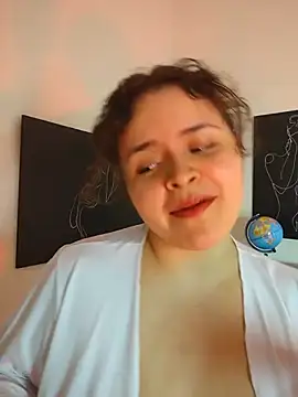 SeleneLuminari8 online show from June 25, 2026, 2:22 pm