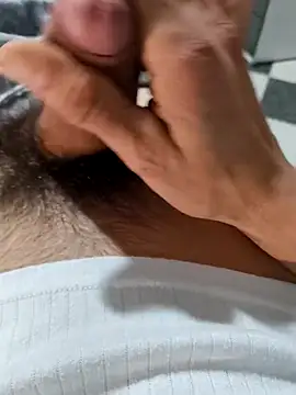 Snapshot of Franmrd95 chatting on December 17, 2025, 1:10 am Franmrd95 online show from December 17, 2025, 1:10 am