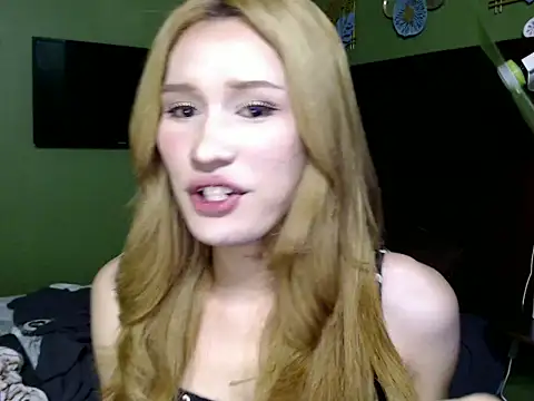 Snapshot of SerenaCortesi chatting on September 15, 2025, 11:21 am SerenaCortesi online show from September 15, 2025, 11:21 am