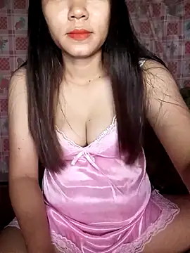 Snapshot of Ladygirl_x chatting on October 18, 2025, 6:21 pm Ladygirl x online show from October 18, 2025, 6:21 pm