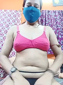 Hotpuja25 online show from June 10, 2026, 5:58 pm
