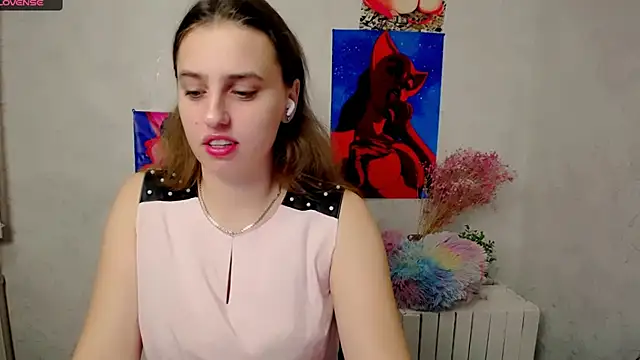 AmandaDimond  online show from October 22, 2025, 11:42 am