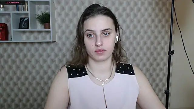 AmandaDimond  online show from February 8, 2026, 2:37 pm