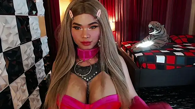 BigCockMaxineTS online show from October 9, 2025, 2:01 am