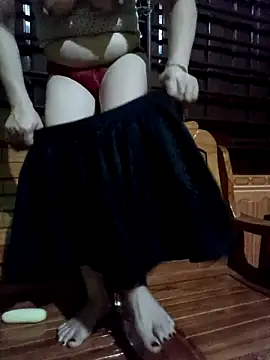 Snapshot of SexyQueen99 chatting on April 21, 2026, 10:27 pm SexyQueen99 online show from April 21, 2026, 10:27 pm