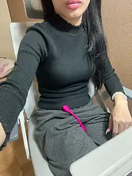 Mina048 online show from February 14, 2026, 5:13 pm