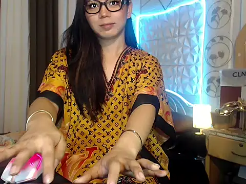 Snapshot of Alluring_Ashley chatting on September 26, 2025, 9:21 pm Alluring Ashley online show from September 26, 2025, 9:21 pm