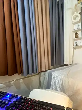 xshyboyx online show from October 25, 2025, 5:57 pm