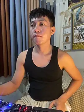 xshyboyx online show from December 16, 2025, 9:57 am