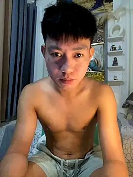 xshyboyx online show from September 19, 2025, 3:49 pm