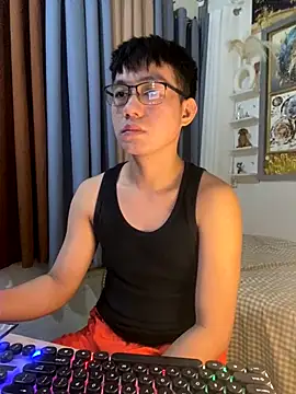 xshyboyx online show from November 19, 2025, 2:55 am