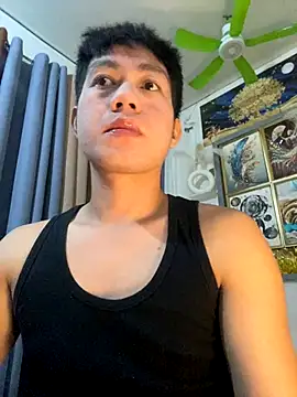 xshyboyx online show from October 22, 2025, 10:04 am