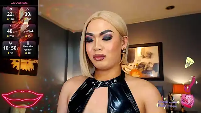 Snapshot of FridaHumphrey chatting on September 14, 2025, 5:57 pm FridaHumphrey online show from September 14, 2025, 5:57 pm