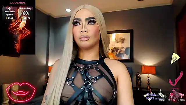 Snapshot of FridaHumphrey chatting on October 29, 2025, 5:45 pm FridaHumphrey online show from October 29, 2025, 5:45 pm