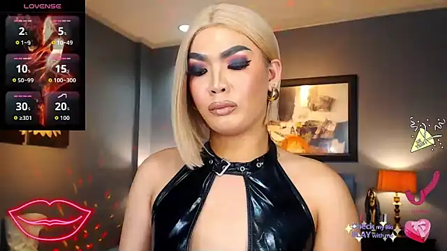 Snapshot of FridaHumphrey chatting on September 11, 2025, 5:24 pm FridaHumphrey online show from September 11, 2025, 5:24 pm